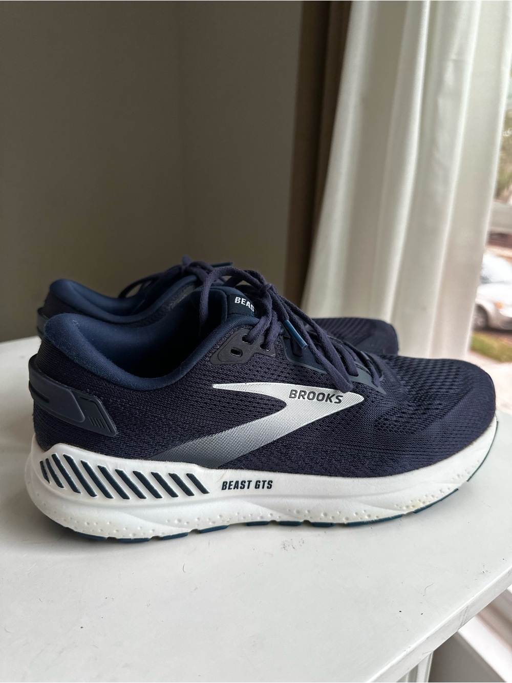 Brooks Beast GTS 24 Men’s Running Shoes Size US 8.5
